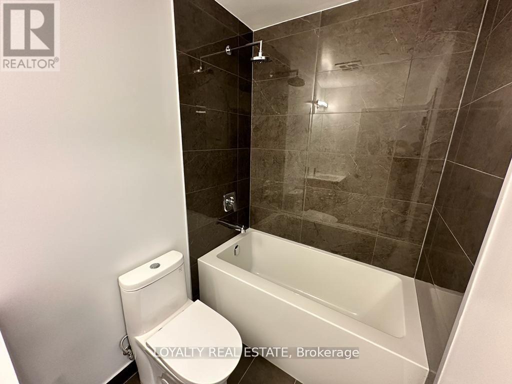518 - 215 Lakeshore Road W, Mississauga, Ontario  L5H 1G5 - Photo 18 - W12633298