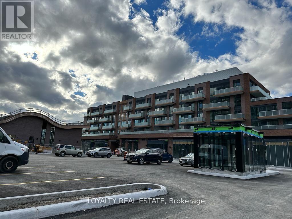 518 - 215 Lakeshore Road W, Mississauga, Ontario  L5H 1G5 - Photo 2 - W12633298