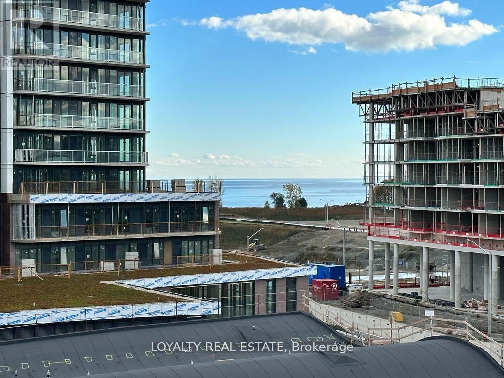 518 - 215 Lakeshore Road W, Mississauga, Ontario  L5H 1G5 - Photo 3 - W12633298