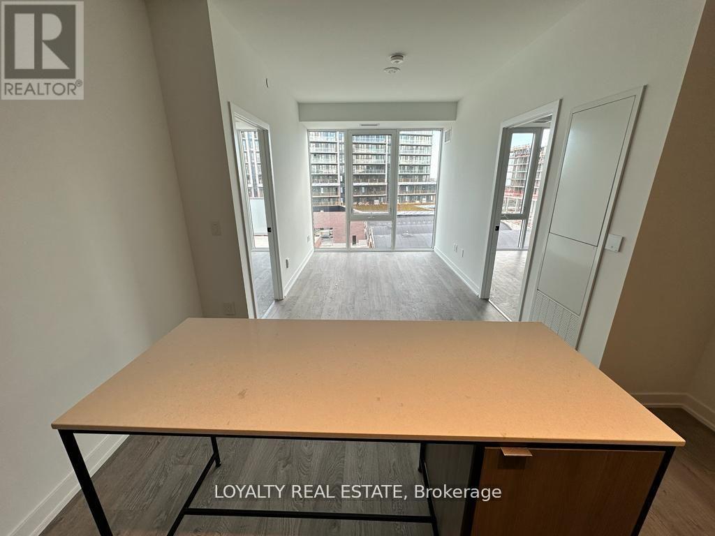 518 - 215 Lakeshore Road W, Mississauga, Ontario  L5H 1G5 - Photo 9 - W12633298