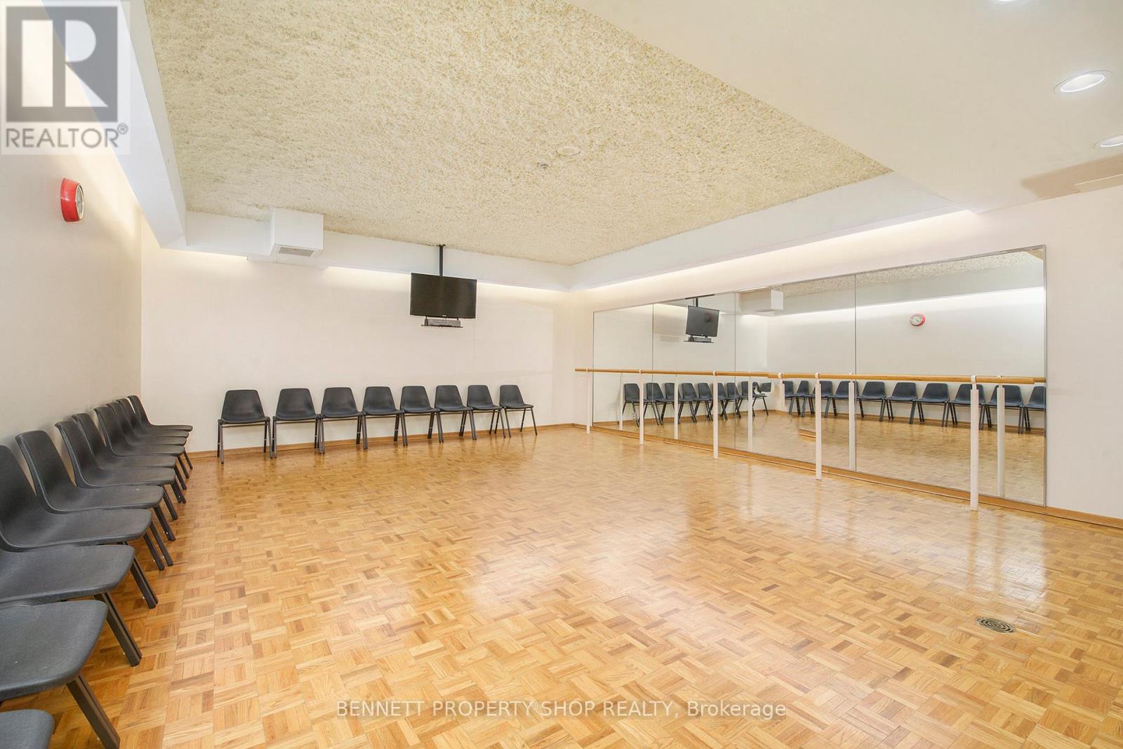 1210 - 2760 Carousel Crescent, Ottawa, Ontario  K1T 2N4 - Photo 18 - X12536304