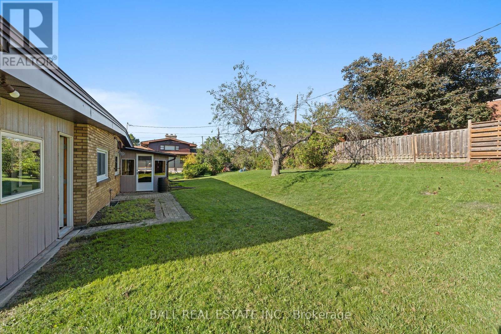 450 Rosedale Avenue, Peterborough (Town Ward 3), Ontario  K9J 6J1 - Photo 38 - X12633354