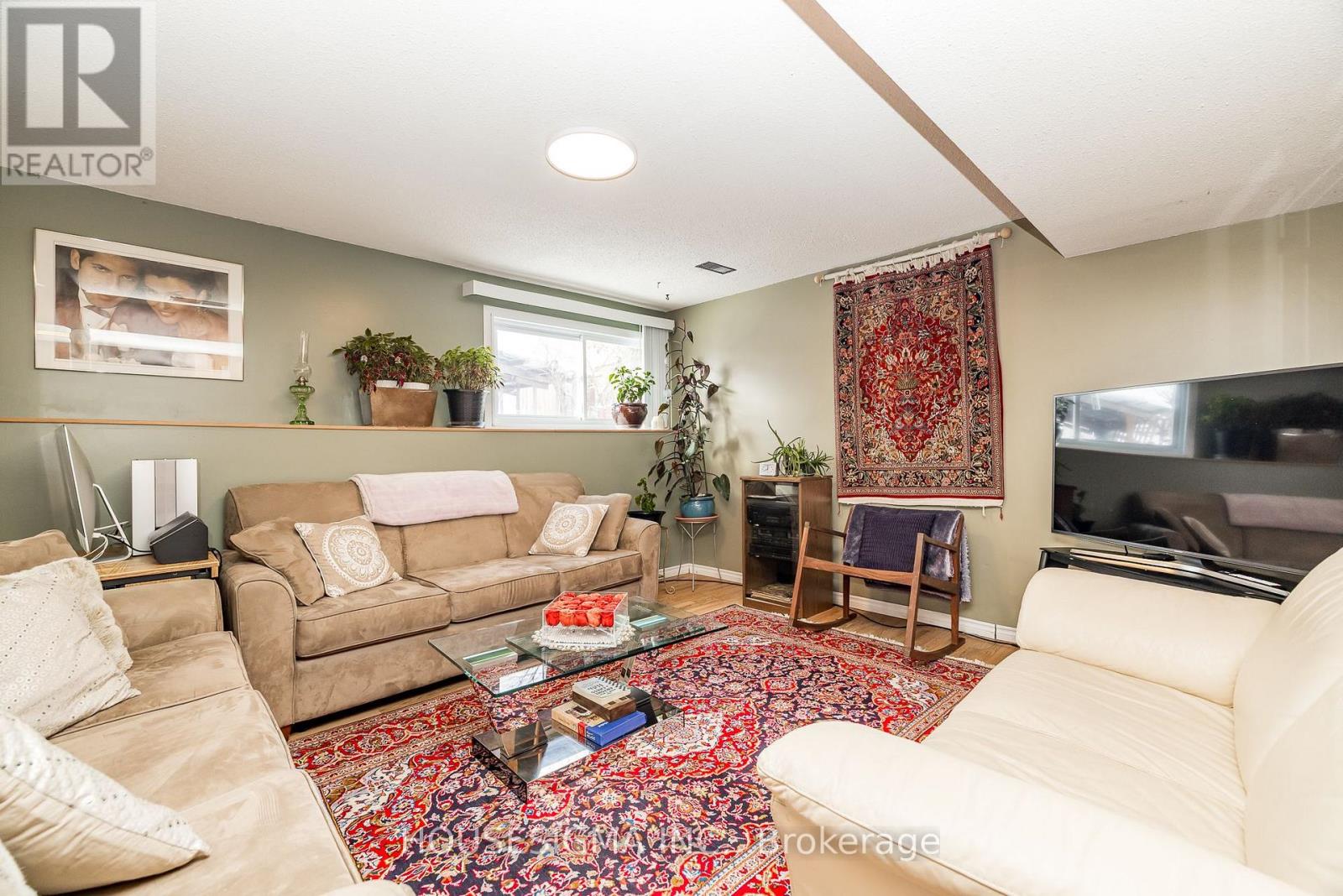 994 Charlton Drive, Ottawa, Ontario  K1J 8B3 - Photo 15 - X12633306