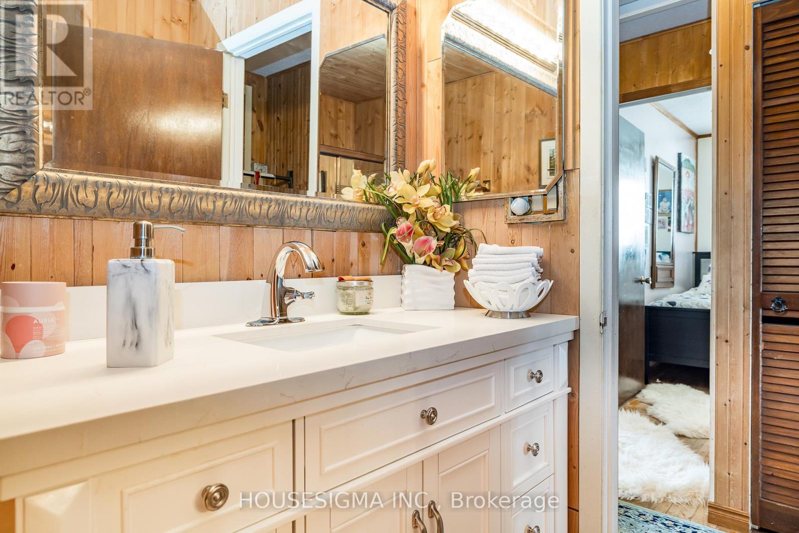 994 Charlton Drive, Ottawa, Ontario  K1J 8B3 - Photo 20 - X12633306