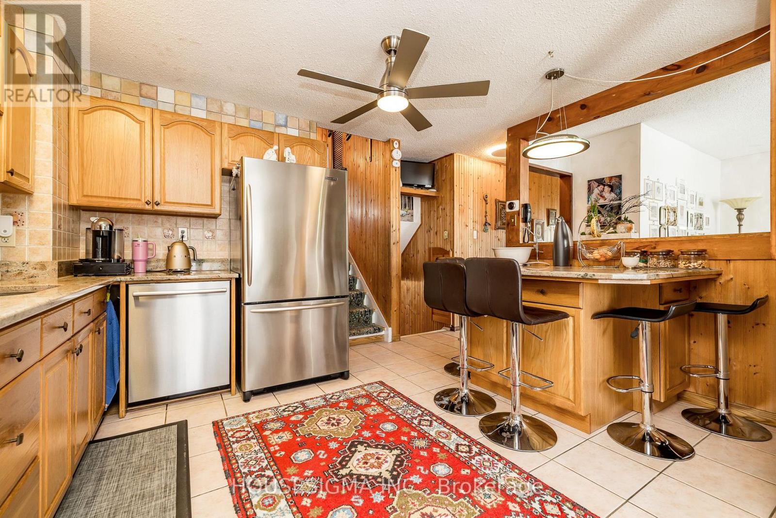 994 Charlton Drive, Ottawa, Ontario  K1J 8B3 - Photo 6 - X12633306