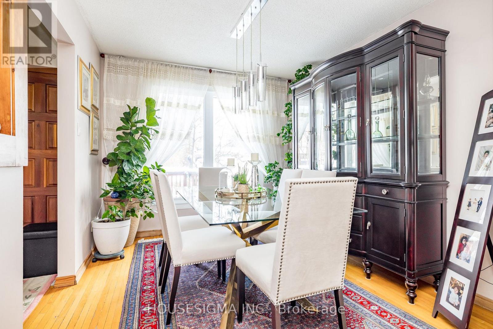 994 Charlton Drive, Ottawa, Ontario  K1J 8B3 - Photo 8 - X12633306