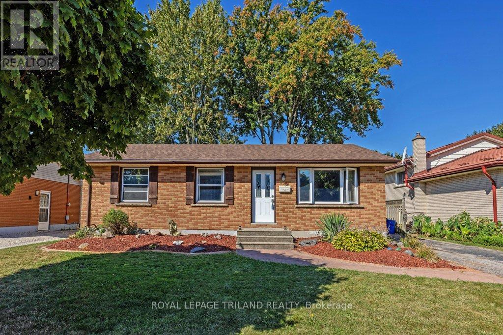 17 VANBUSKIRK DRIVE, St. Thomas, Ontario