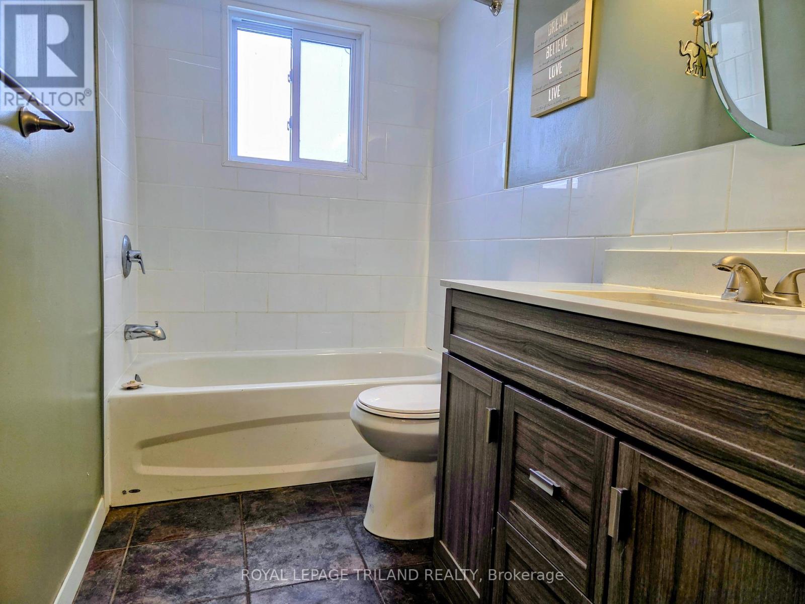 17 Vanbuskirk Drive, St. Thomas, Ontario  N5R 4Z1 - Photo 13 - X12633334