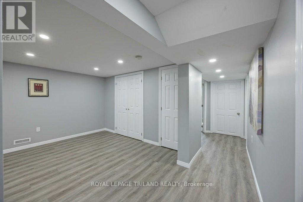 17 Vanbuskirk Drive, St. Thomas, Ontario  N5R 4Z1 - Photo 14 - X12633334