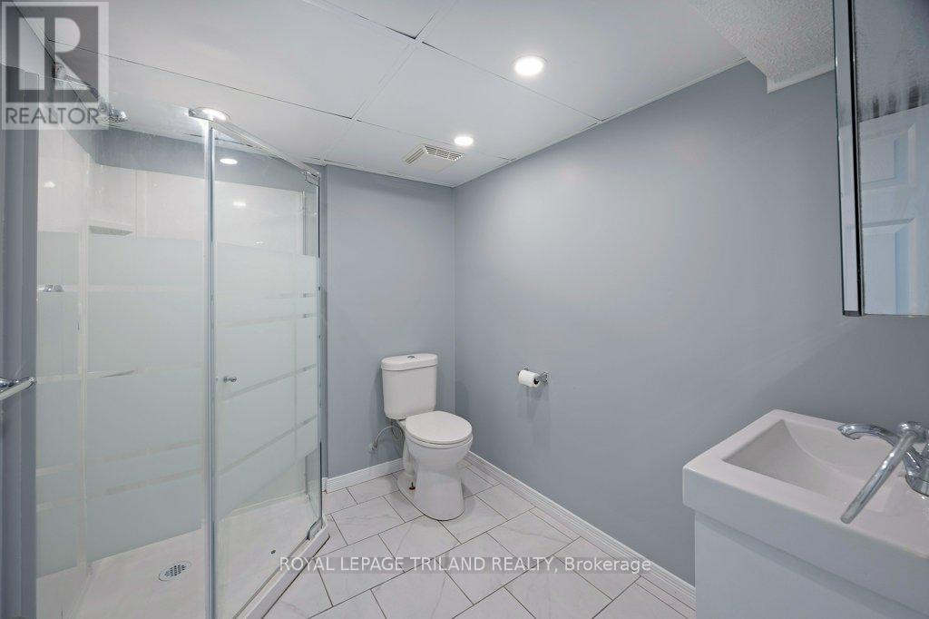 17 Vanbuskirk Drive, St. Thomas, Ontario  N5R 4Z1 - Photo 17 - X12633334