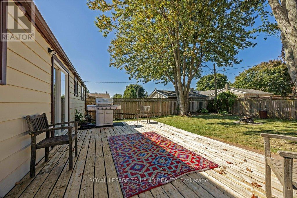 17 Vanbuskirk Drive, St. Thomas, Ontario  N5R 4Z1 - Photo 21 - X12633334