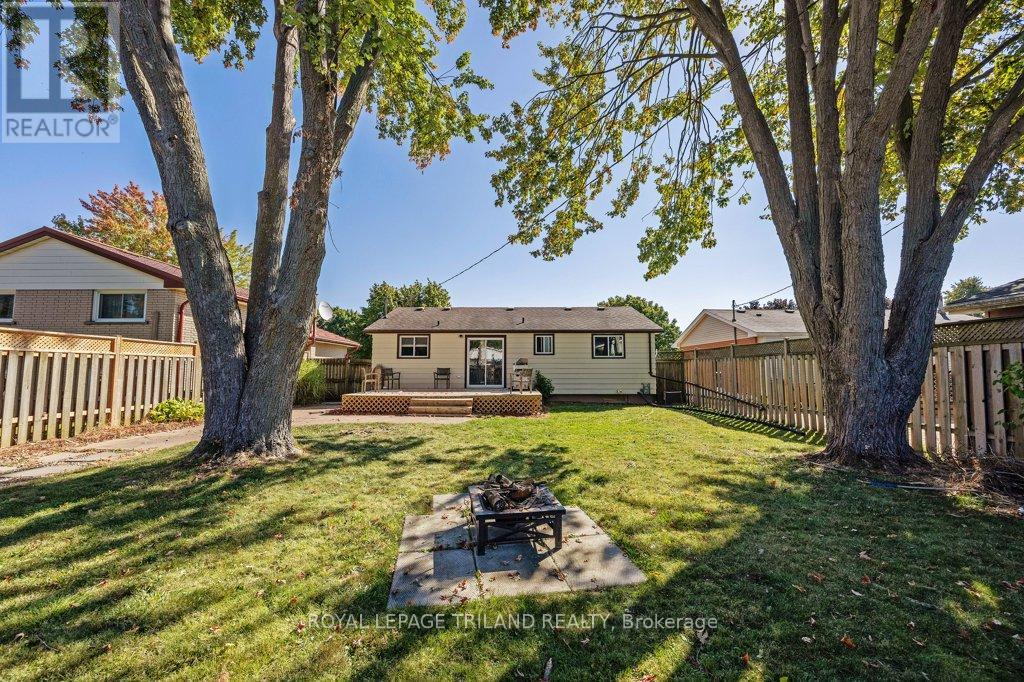 17 Vanbuskirk Drive, St. Thomas, Ontario  N5R 4Z1 - Photo 25 - X12633334