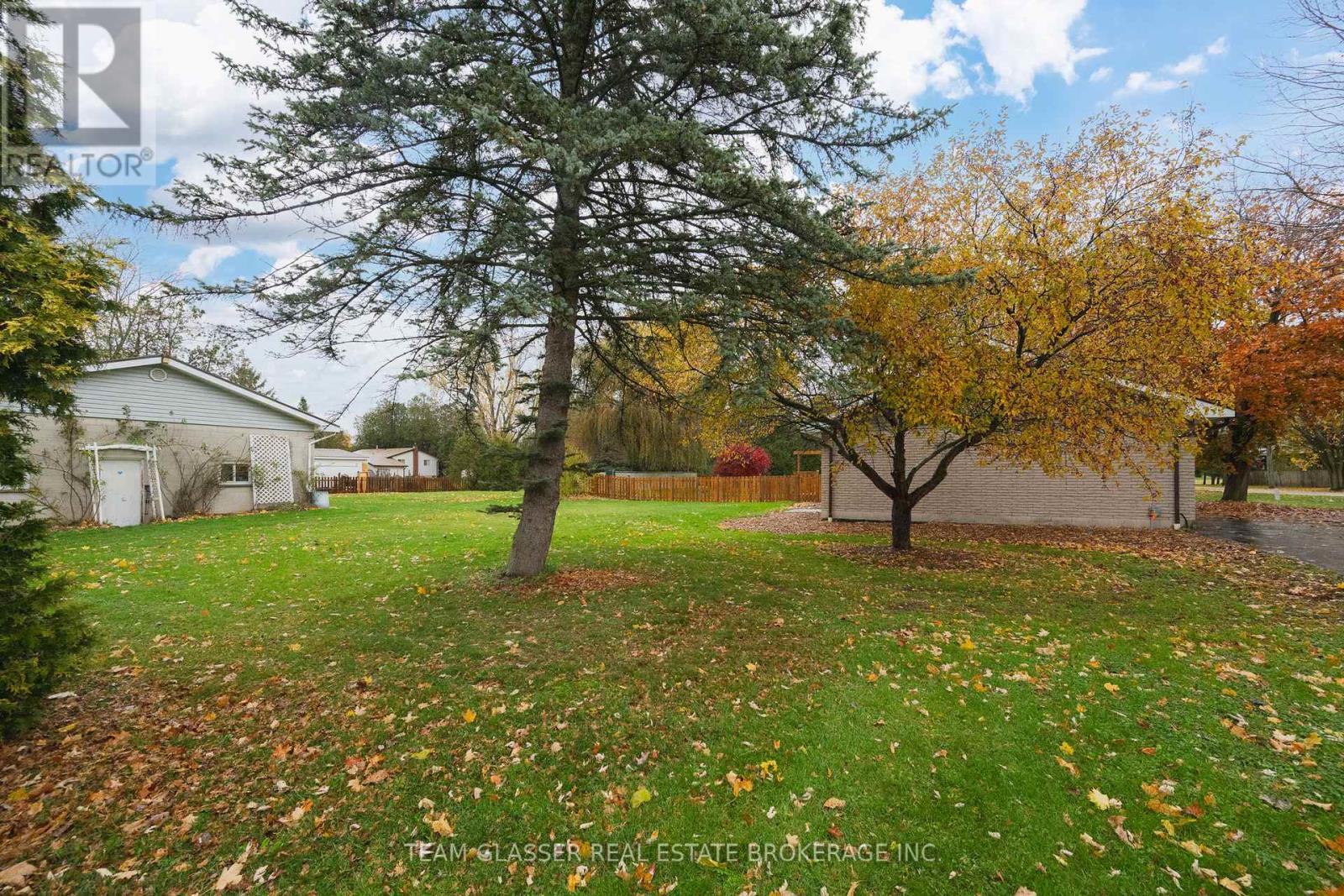 128 Centre Street, North Middlesex, Ontario  N0M 2K0 - Photo 22 - X12633348