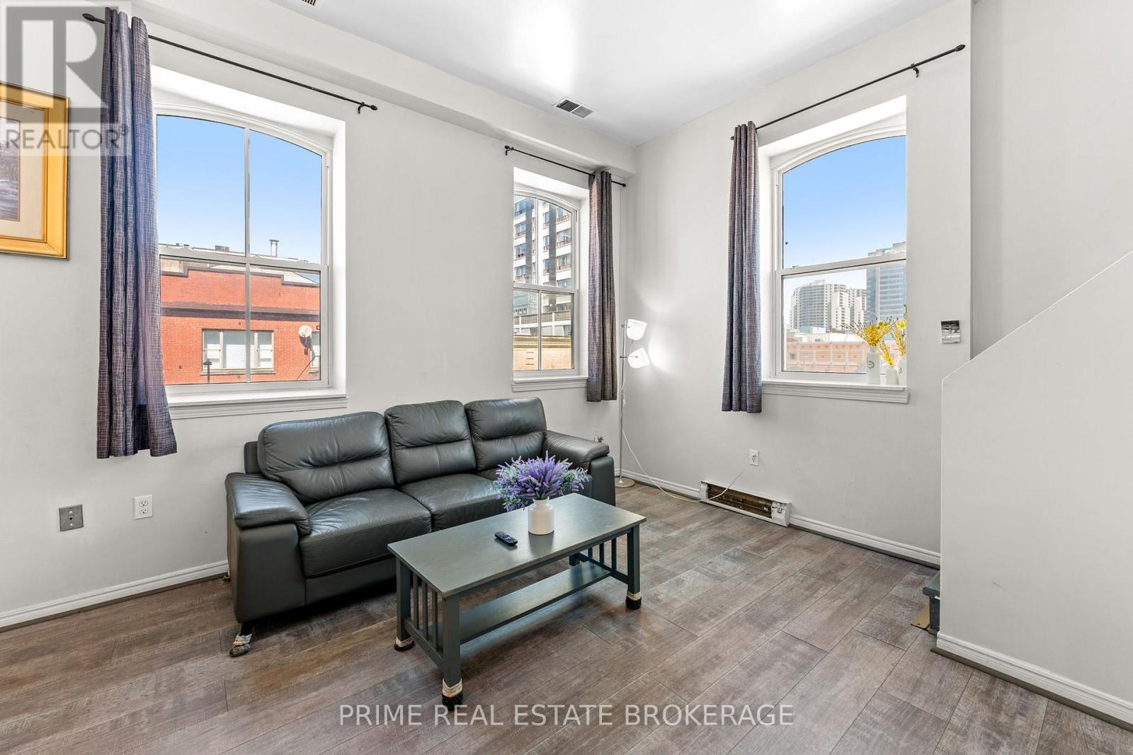 Unit 4 - 366 Richmond Street, London East (East K), Ontario  N6A 3C7 - Photo 2 - X12633384