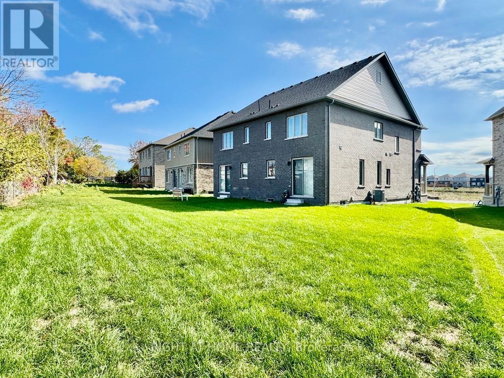 65 Kirkwood Way, Barrie, Ontario  L9J 0K7 - Photo 2 - S12459365