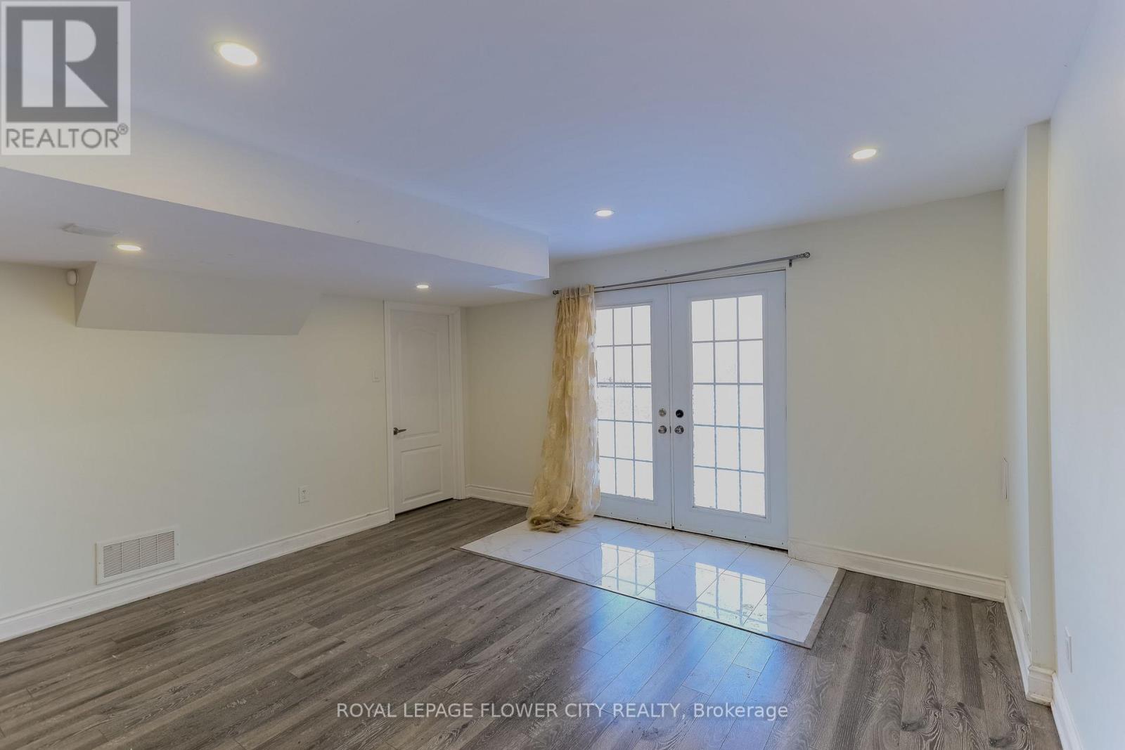 49 Pellegrino Road, Brampton, Ontario  L7A 4V5 - Photo 9 - W12510426