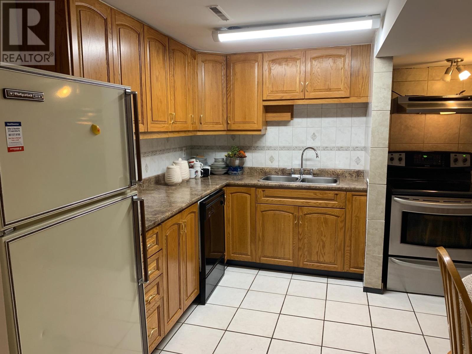 1325 Rosslyn Road, Thunder Bay, Ontario  P7E 6E1 - Photo 19 - TB253388