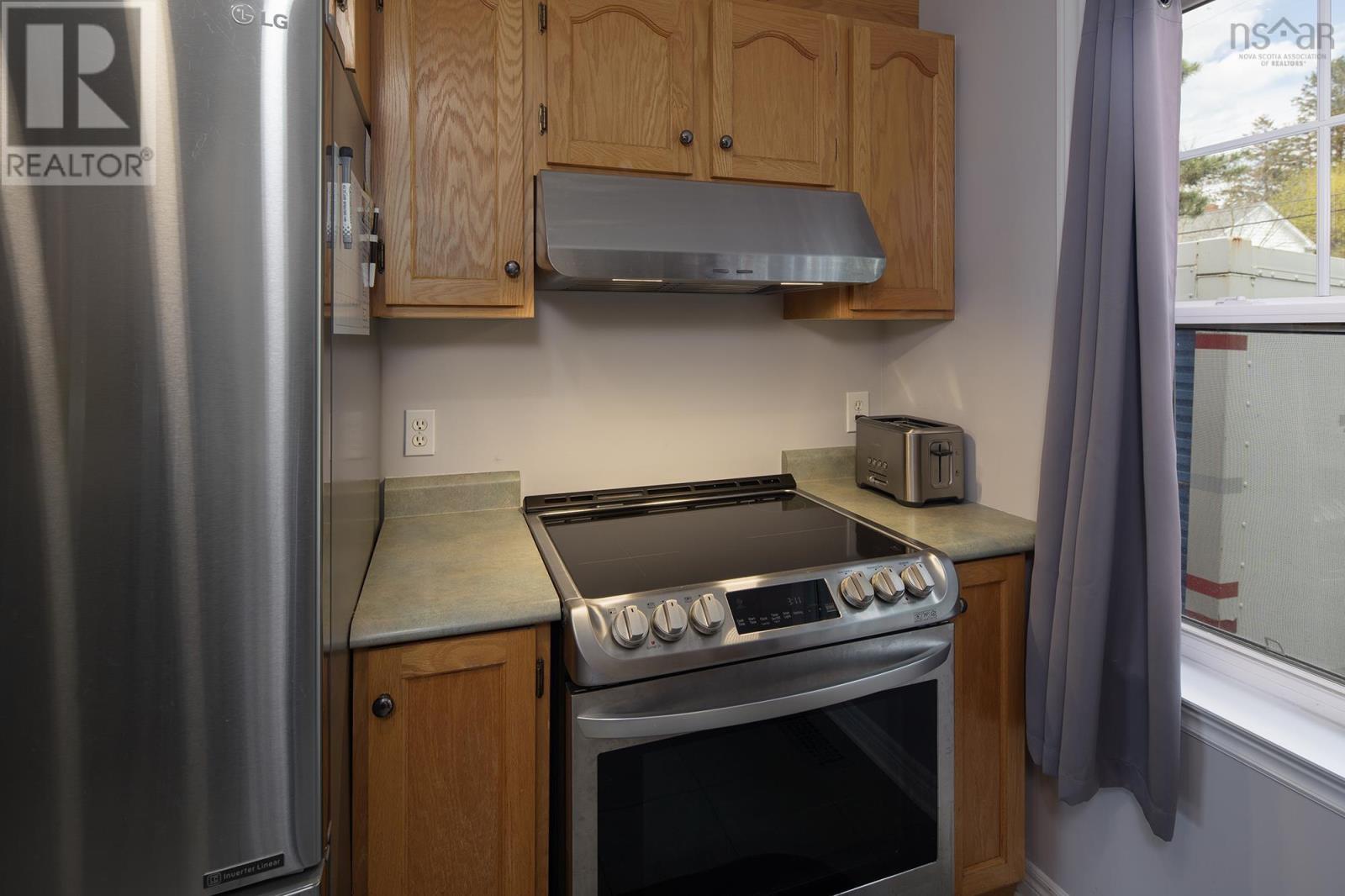 3836 Memorial Drive, Halifax, Nova Scotia  B3K 6R6 - Photo 10 - 202512304