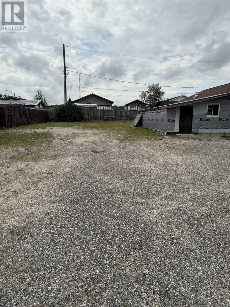 326 Rue Des Bouleaux, Dubreuilville, Ontario  P0S 1B0 - Photo 3 - SM252206