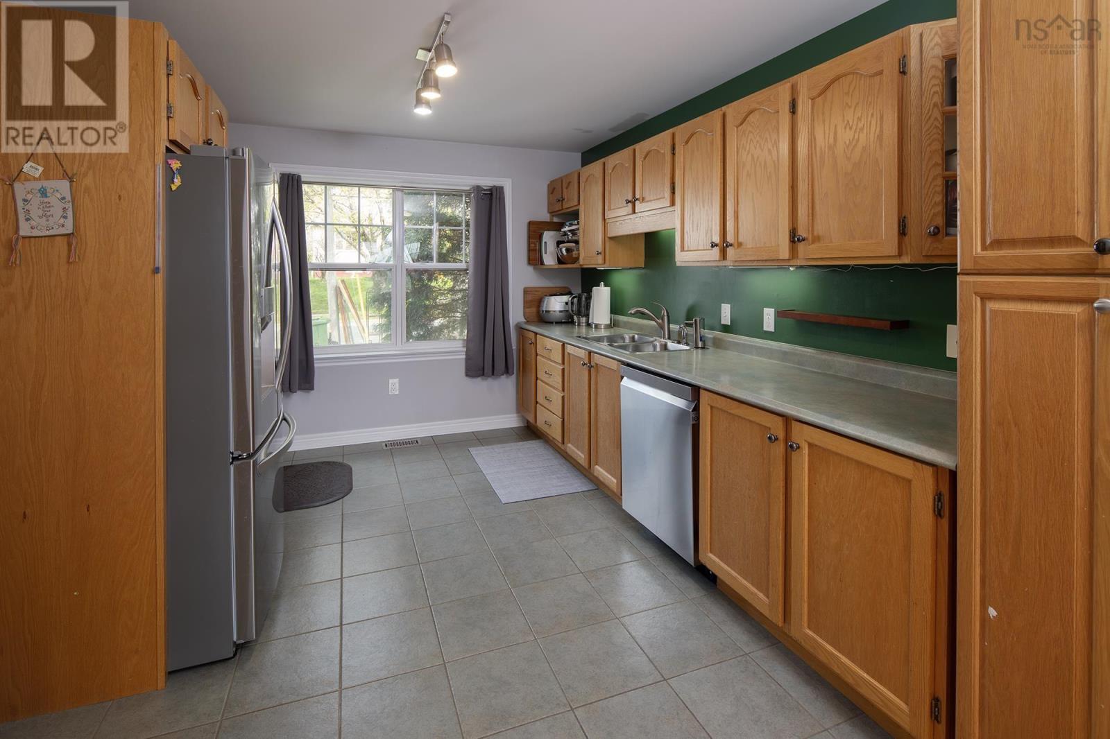 3836 Memorial Drive, Halifax, Nova Scotia  B3K 6R6 - Photo 9 - 202512304