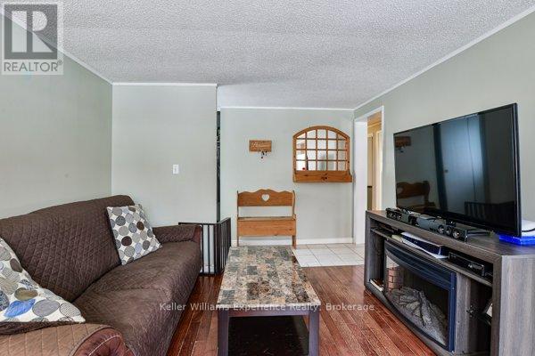 9 Dudley Drive, Bracebridge, Ontario  P1L 1K2 - Photo 4 - X12633444