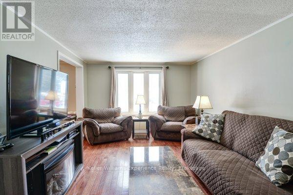 9 Dudley Drive, Bracebridge, Ontario  P1L 1K2 - Photo 5 - X12633444