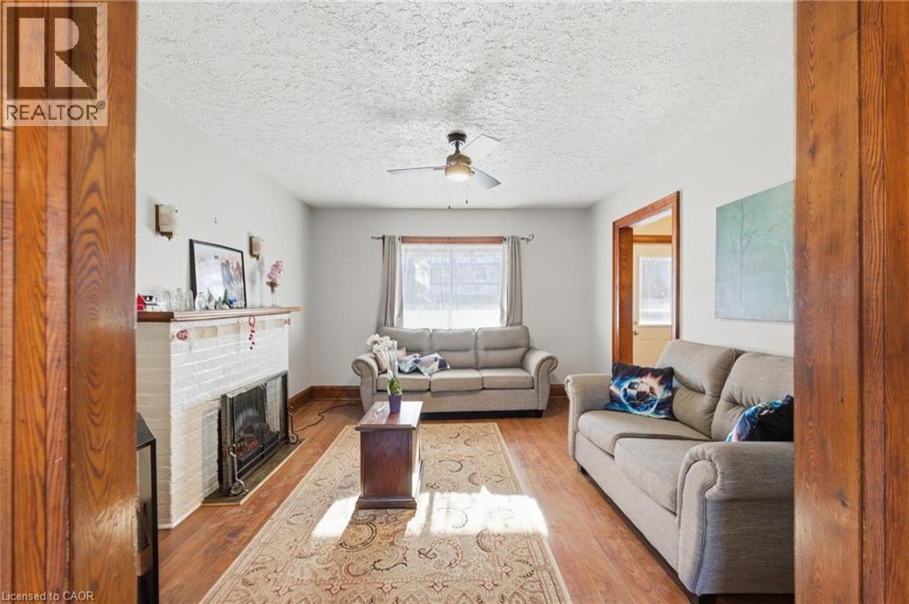 24 Mahoney Avenue, Toronto, Ontario  M6M 2H4 - Photo 5 - 40793906