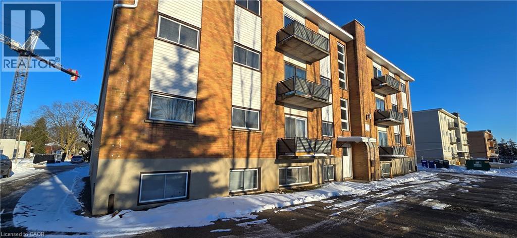 443 Hazel Street, Waterloo, Ontario N2L 3P7 - Photo 10 - 40792874