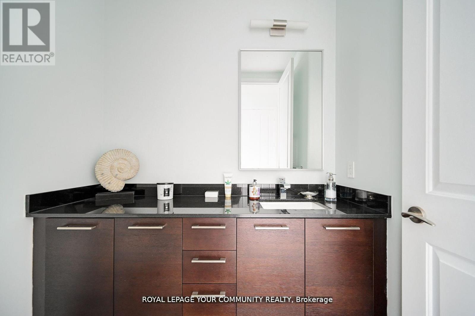 Ph 35 - 21 Balmuto Street, Toronto, Ontario  M4Y 1W4 - Photo 8 - C12633364