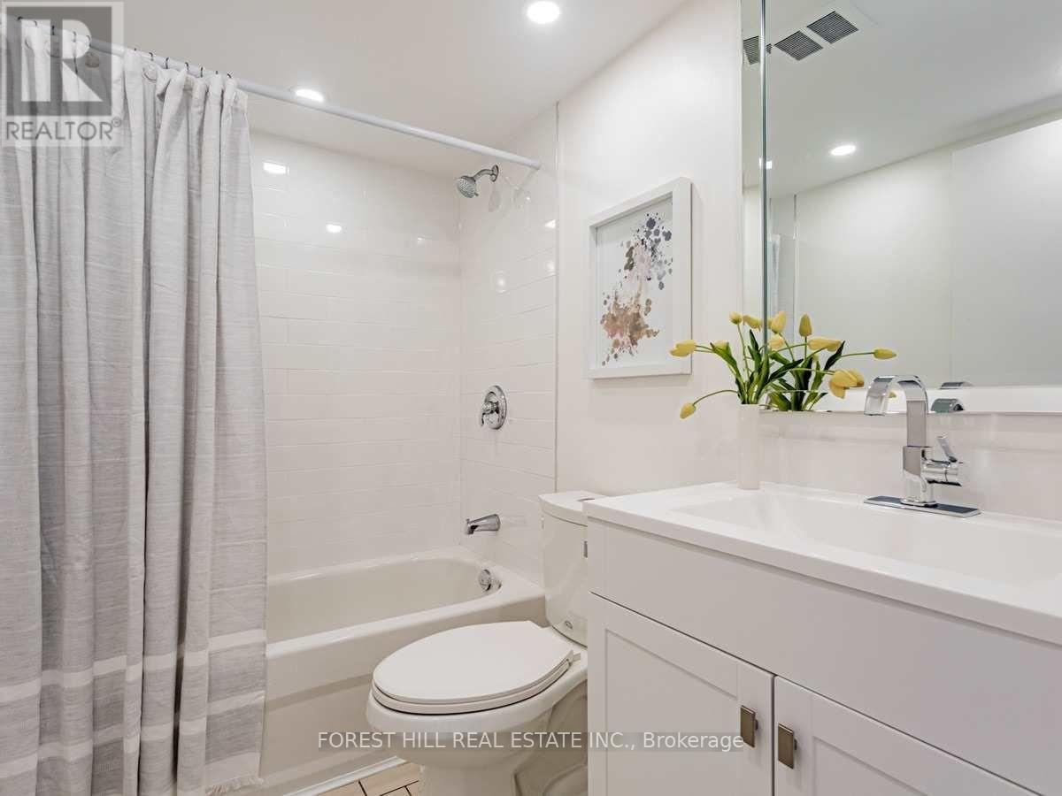 2004 - 100 Antibes Drive, Toronto, Ontario  M2R 3N1 - Photo 26 - C12633408