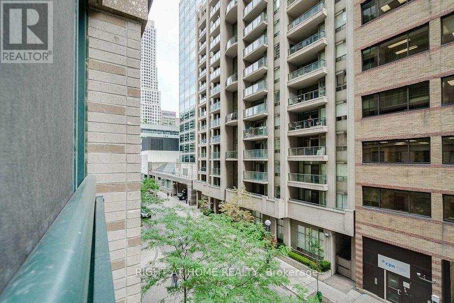 411 - 35 Hayden Street, Toronto, Ontario  M4Y 3C3 - Photo 10 - C12633426