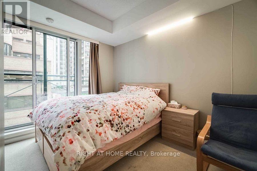 411 - 35 Hayden Street, Toronto, Ontario  M4Y 3C3 - Photo 4 - C12633426