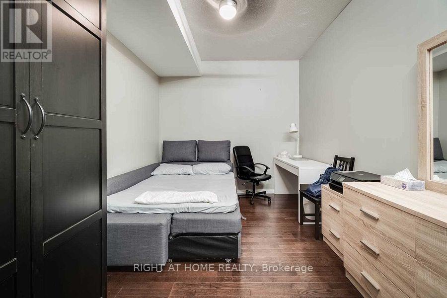 411 - 35 Hayden Street, Toronto, Ontario  M4Y 3C3 - Photo 5 - C12633426