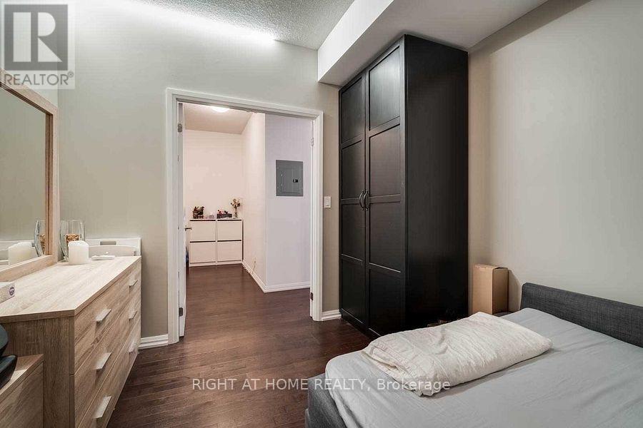 411 - 35 Hayden Street, Toronto, Ontario  M4Y 3C3 - Photo 6 - C12633426