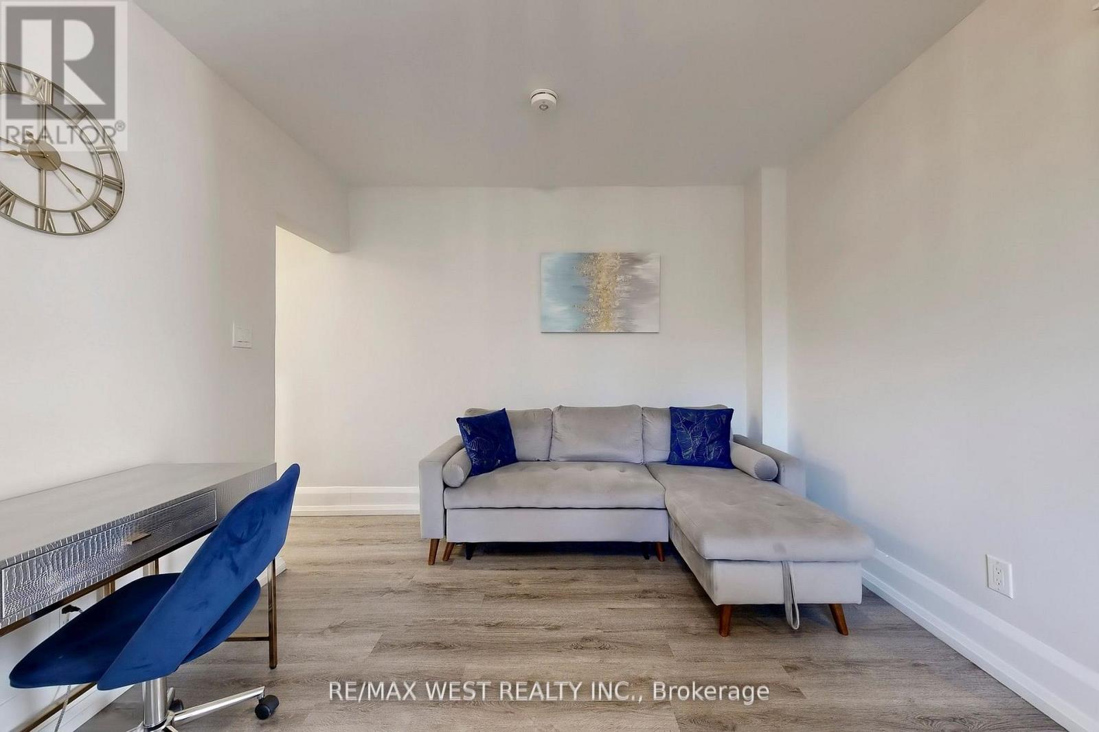 Building 1 Unit 2 - 9 Humewood Court, Toronto, Ontario  M6C 1C9 - Photo 11 - C12633478