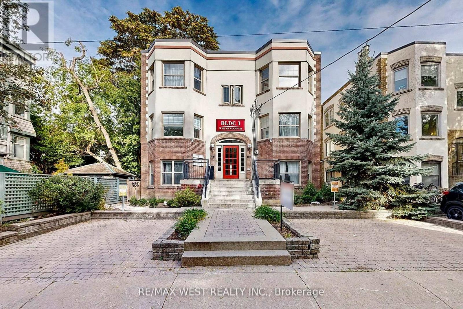 Building 1 Unit 2 - 9 Humewood Court, Toronto, Ontario  M6C 1C9 - Photo 2 - C12633478