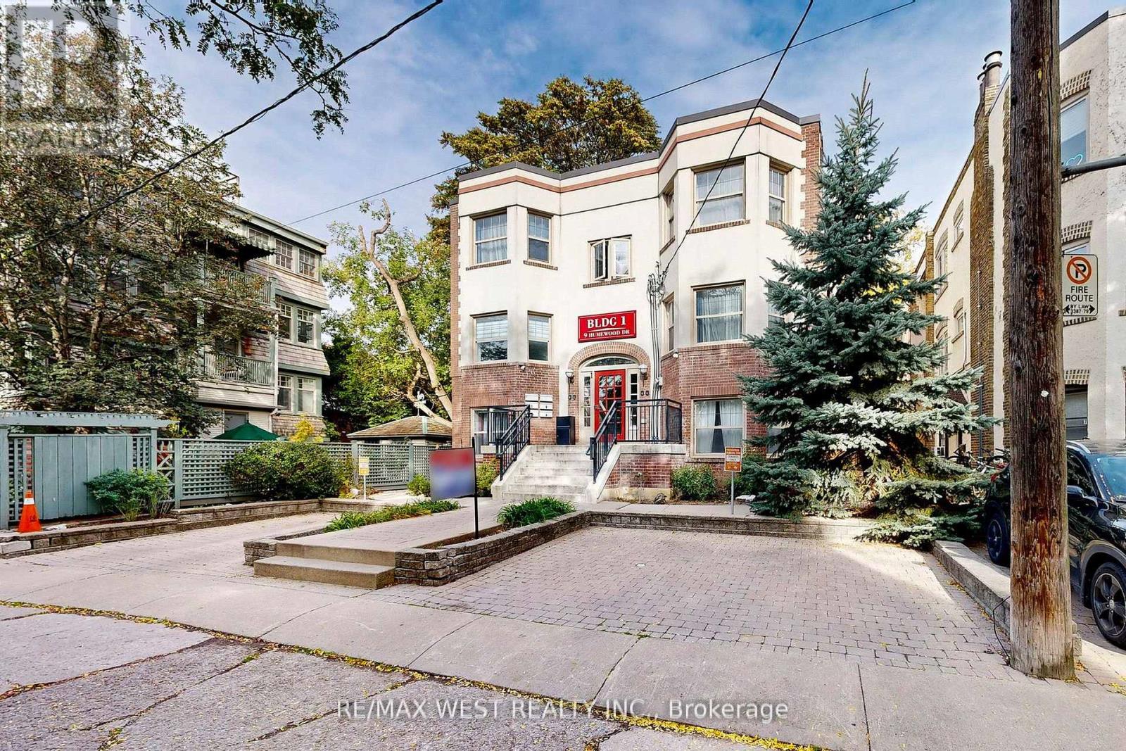 Building 1 Unit 2 - 9 Humewood Court, Toronto, Ontario  M6C 1C9 - Photo 3 - C12633478