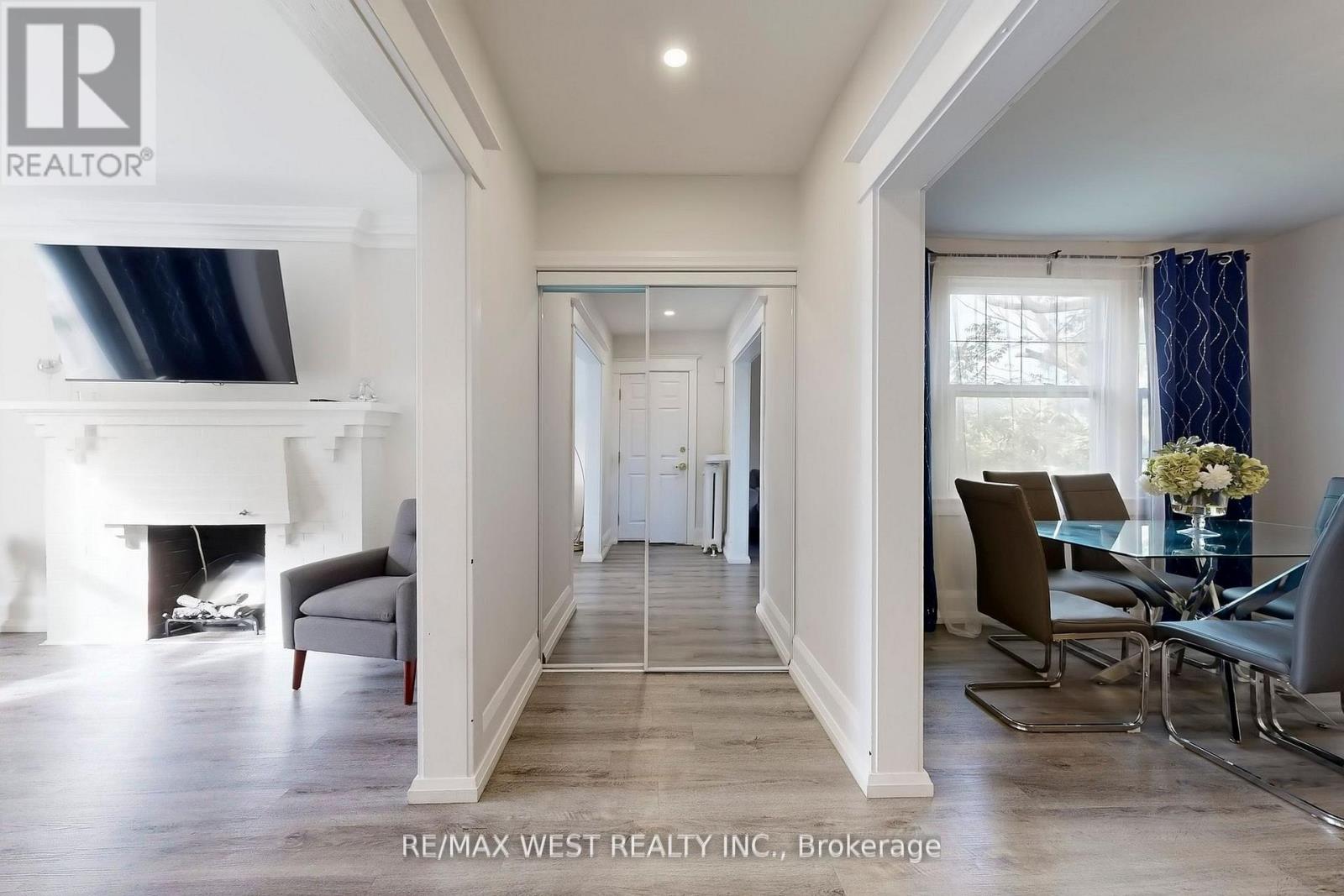 Building 1 Unit 2 - 9 Humewood Court, Toronto, Ontario  M6C 1C9 - Photo 32 - C12633478