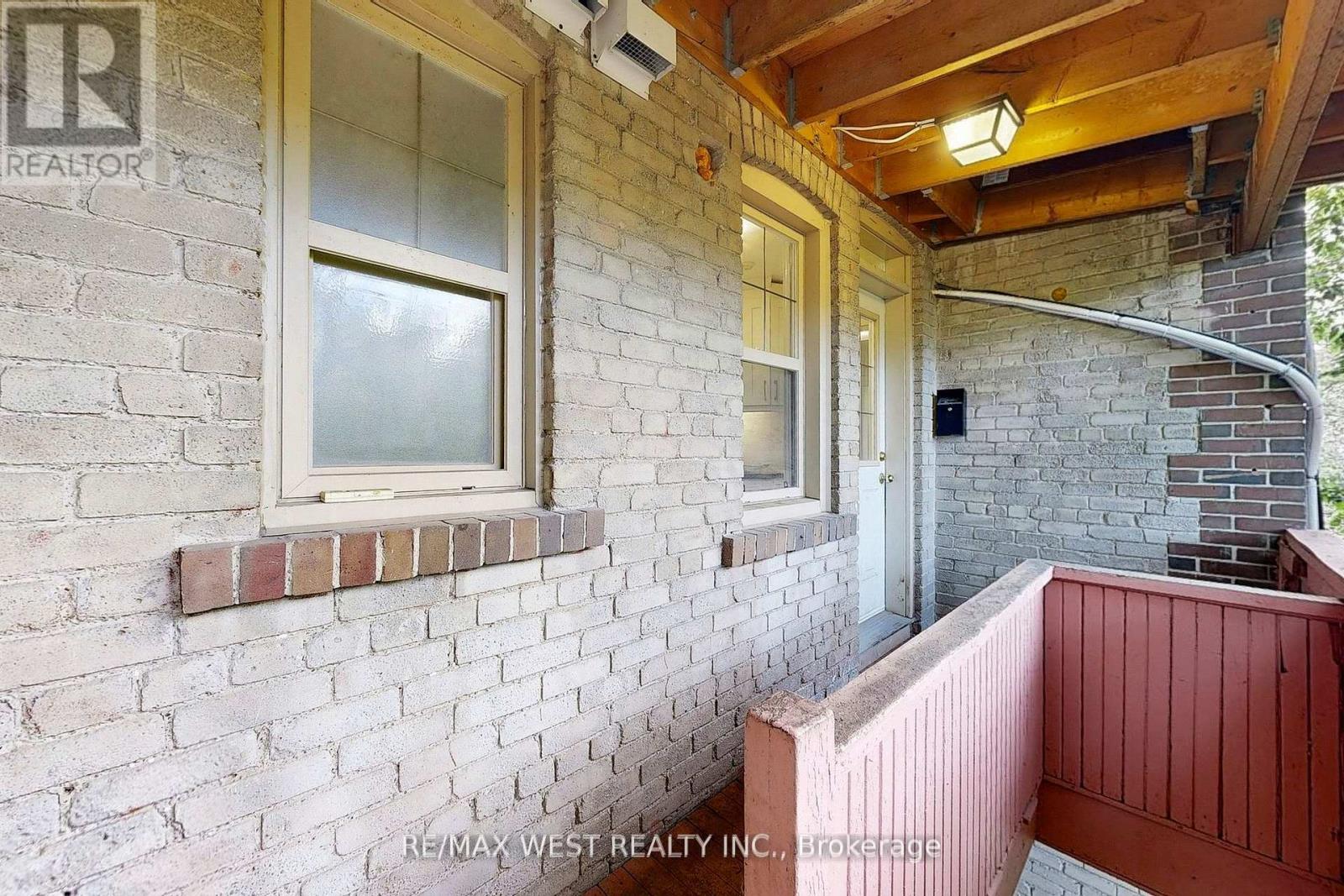 Building 1 Unit 2 - 9 Humewood Court, Toronto, Ontario  M6C 1C9 - Photo 35 - C12633478