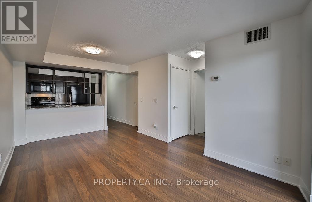 1219 - 135 Village Green Square, Toronto, Ontario  M1S 0G4 - Photo 7 - E12633422