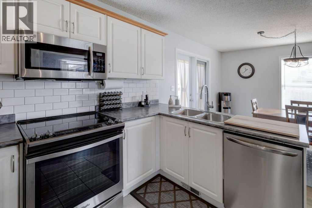 13 Ross Place, Crossfield, Alberta  T0M 0S0 - Photo 7 - A2262298