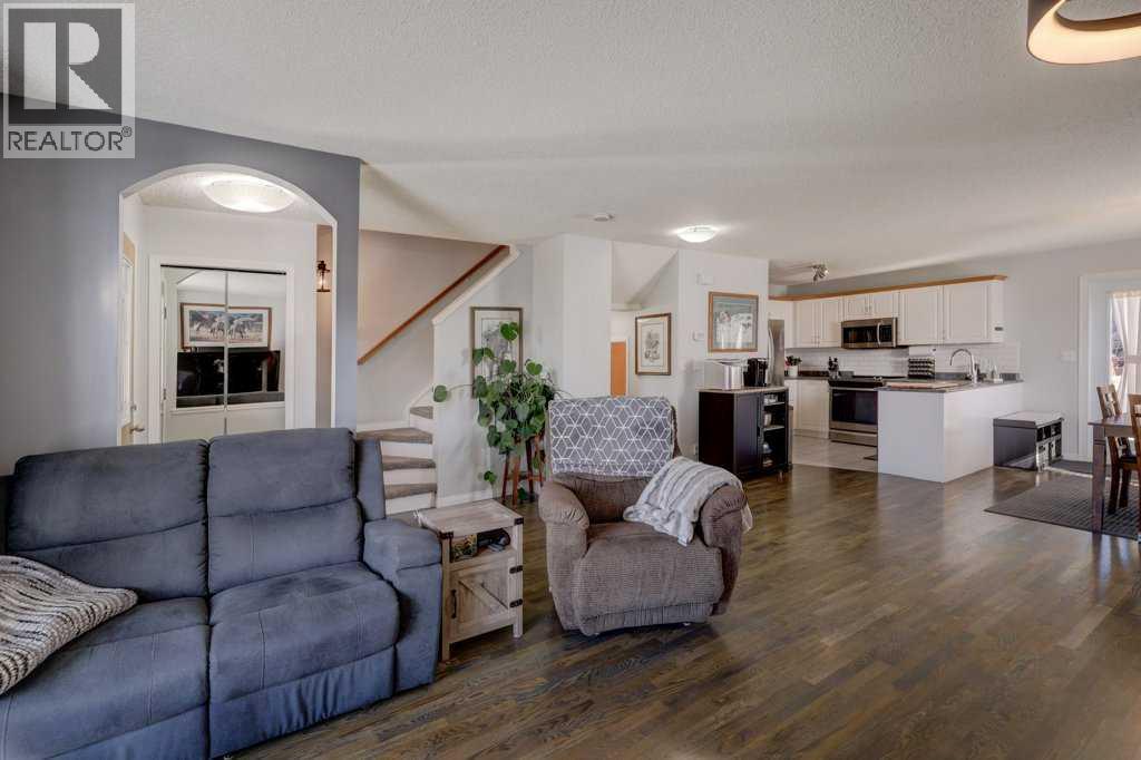 13 Ross Place, Crossfield, Alberta  T0M 0S0 - Photo 4 - A2262298