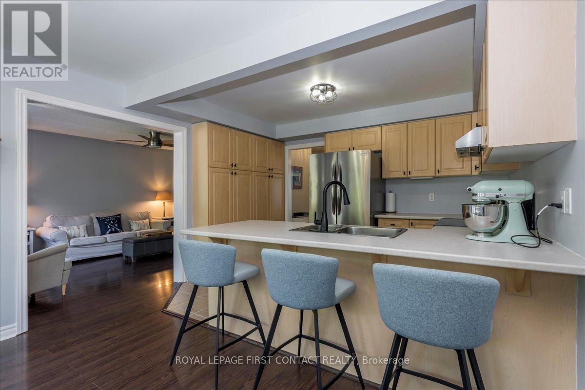 26 Kenwell Crescent, Barrie, Ontario  L4N 0A4 - Photo 9 - S12486307