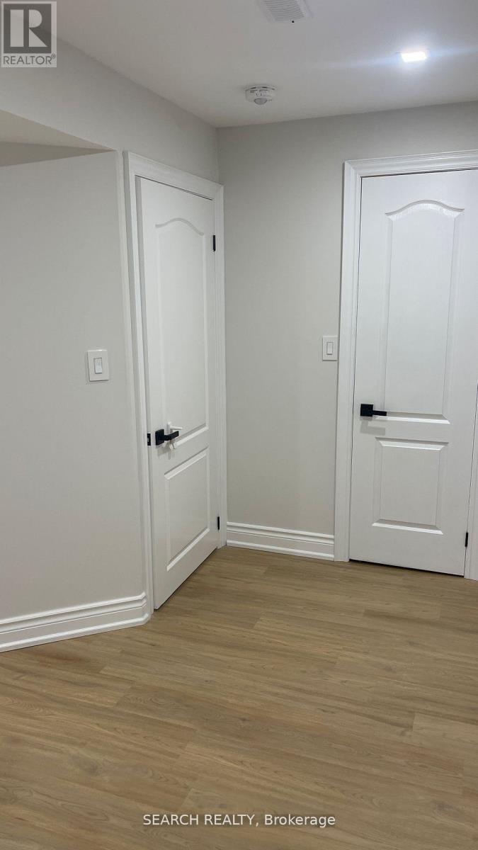 5560 Ethan Drive, Mississauga, Ontario L5M 0N2 - Photo 5 - W12599916