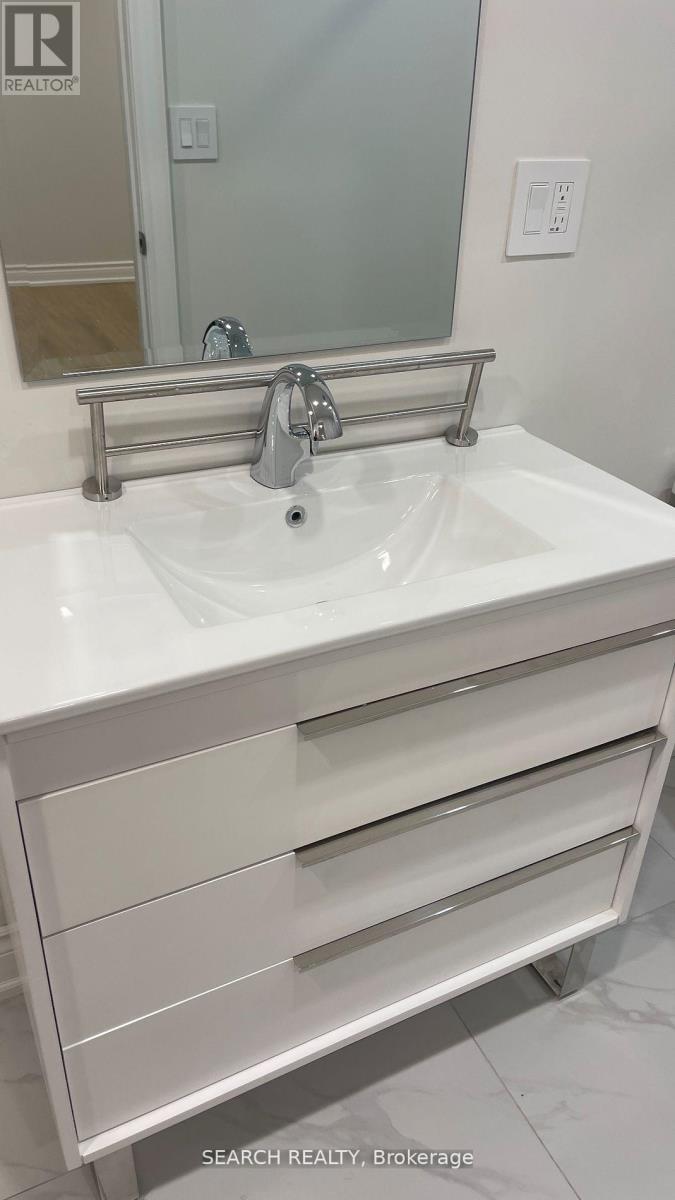 5560 Ethan Drive, Mississauga, Ontario L5M 0N2 - Photo 7 - W12599916