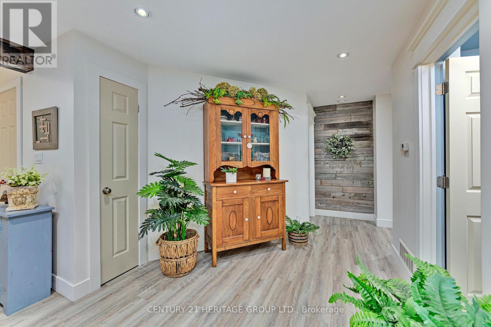 182 Parkview Drive, Innisfil (Gilford), Ontario  L0L 1R0 - Photo 12 - N12633370