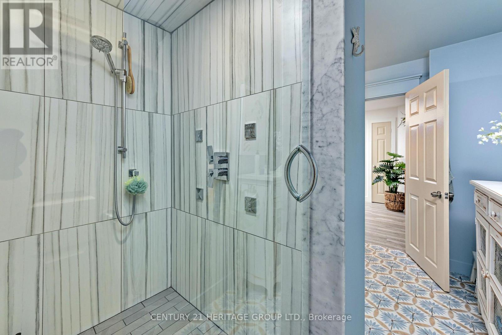 182 Parkview Drive, Innisfil (Gilford), Ontario  L0L 1R0 - Photo 17 - N12633370