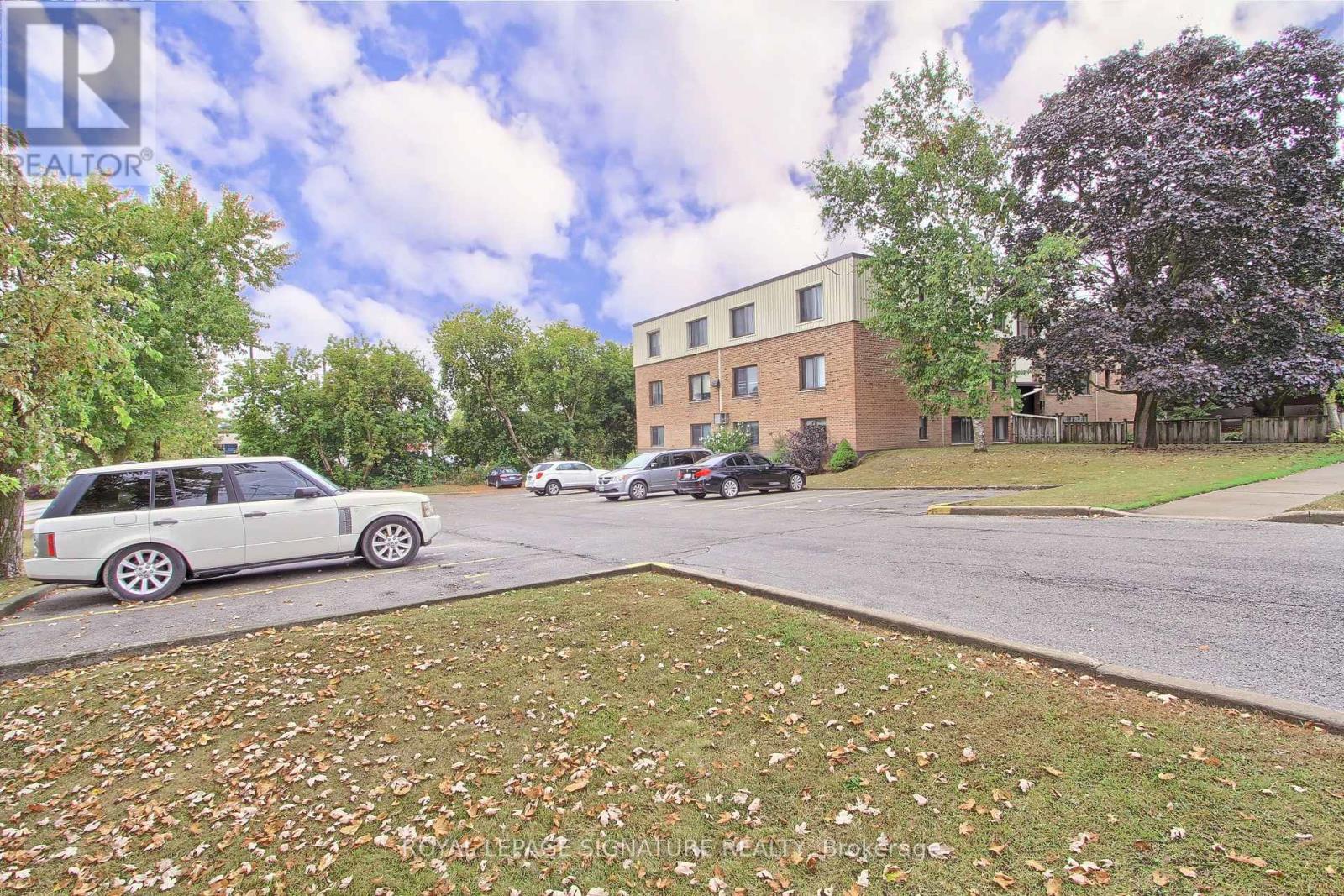 12 - 136 Scanlon Avenue, Bradford West Gwillimbury (Bradford), Ontario  L3Z 1G6 - Photo 3 - N12633400