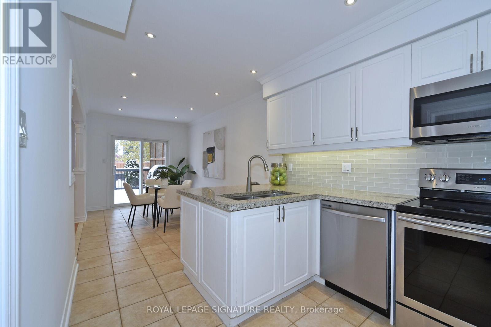 257 Deepsprings Crescent, Vaughan (Vellore Village), Ontario  L6A 3L5 - Photo 17 - N12633428