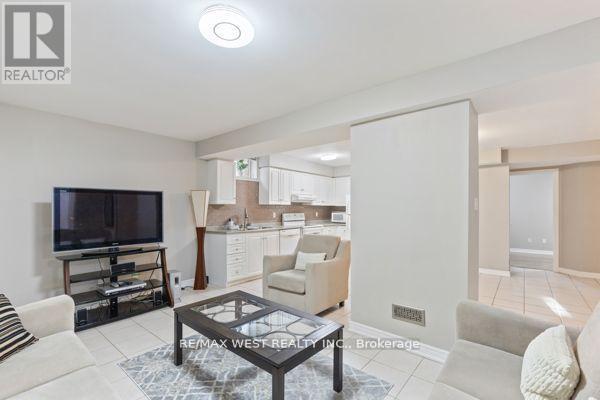 47 Timber Lane, Vaughan (East Woodbridge), Ontario  L4L 3J6 - Photo 10 - N12633472